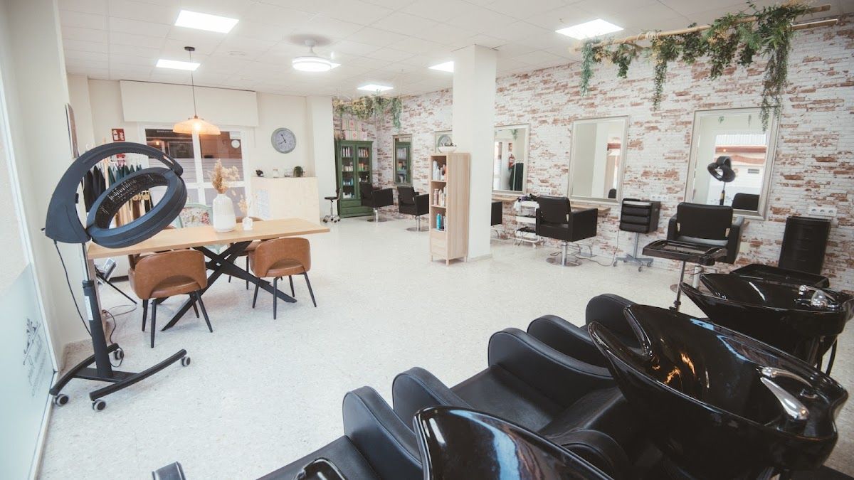 Foto de Peluquería Antonio Ruiz. Estilista, Salud, Belleza y Bienestar en Chiclana Centro, Chiclana