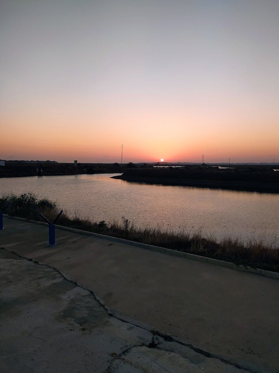 Foto de Centro Deportivo Náutico "Las Albinas" de Chiclana, Náutica y Turismo Activo en Urbisur, Chiclana
