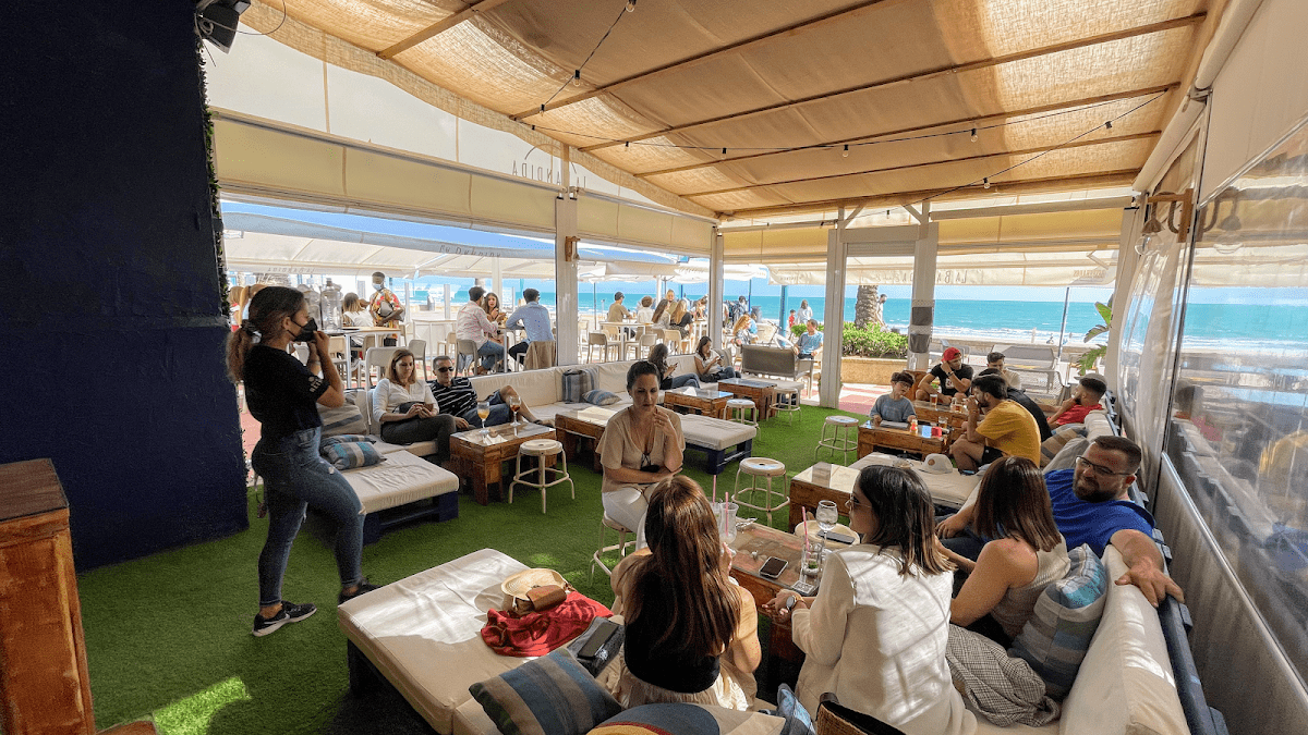 Foto de La Bandida Beach Bar, Restauración y Ocio Gastronómico en La Barrosa, Chiclana