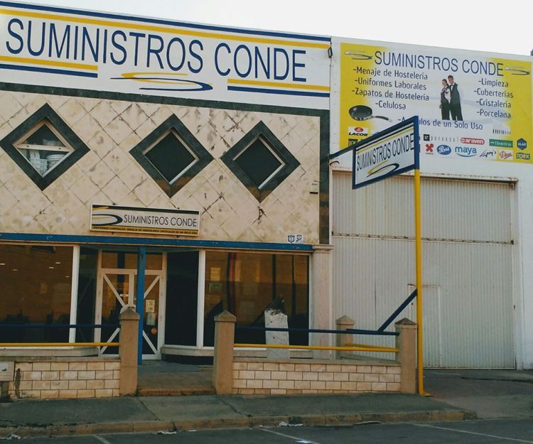 Foto de Suministros Conde, Compras, Moda y Artesanía en Chiclana Centro, Chiclana
