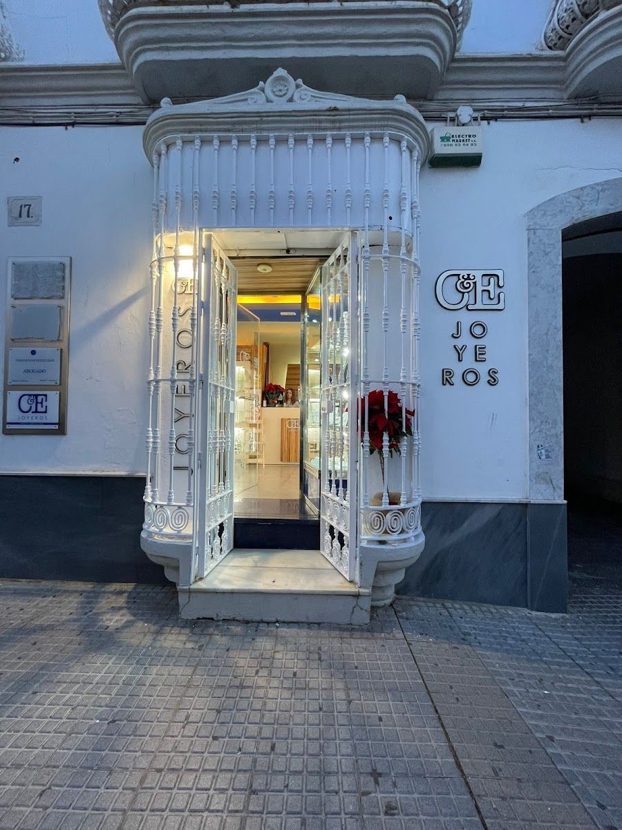 Foto de CyE Joyeros(C&E Joyeros), Compras, Moda y Artesanía en Chiclana Centro, Chiclana