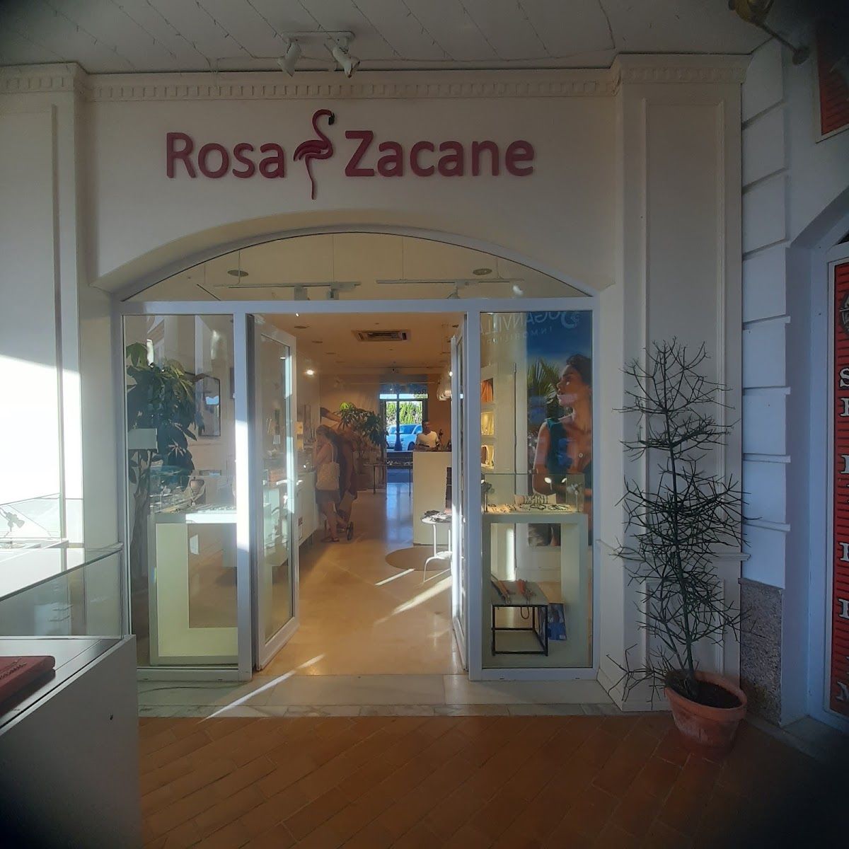 Foto de Rosa Zacane, Compras, Moda y Artesanía en Novo Sancti Petri, Chiclana