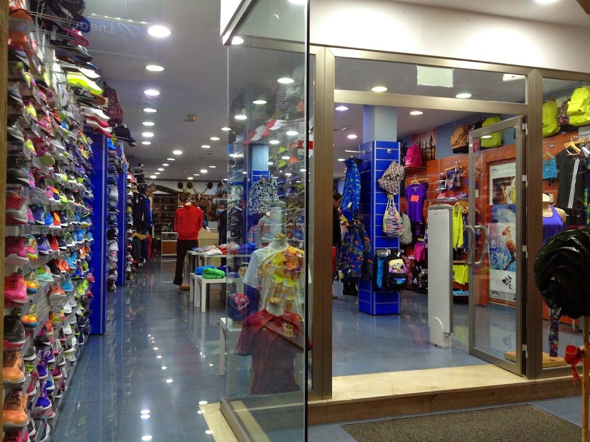 Foto de Armería y Deportes Estudillo, Compras, Moda y Artesanía en Chiclana Centro, Chiclana