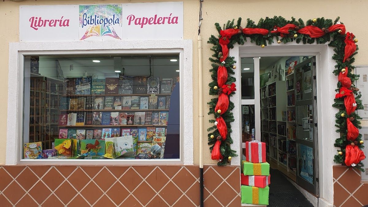 Foto de Librería Bibliopola Papelería, Compras, Moda y Artesanía en Chiclana Centro, Chiclana